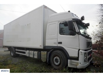 Грузовик с закрытым кузовом Volvo FM300