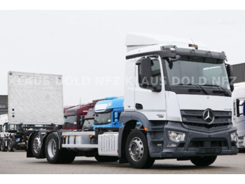 Грузовик-контейнеровоз/ Сменный кузов Mercedes-Benz Actros 2540 6x2 BDF Container truck + tail lift: фото 2