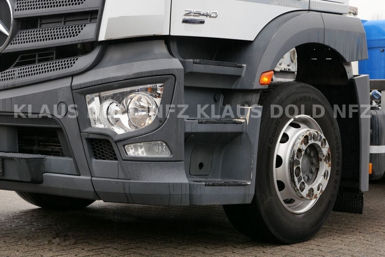 Грузовик-контейнеровоз/ Сменный кузов Mercedes-Benz Actros 2540 6x2 BDF Container truck + tail lift: фото 7