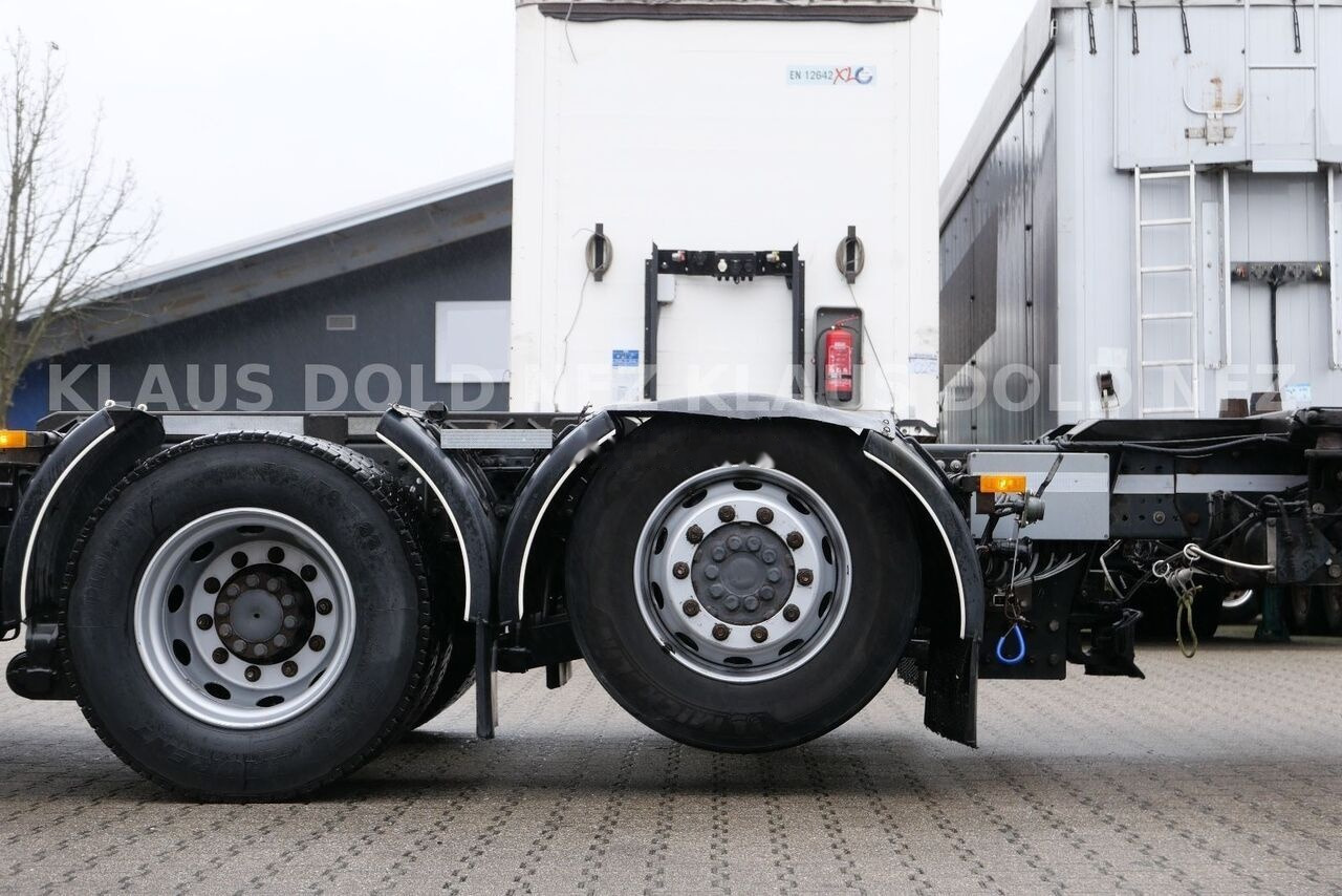Грузовик-контейнеровоз/ Сменный кузов Mercedes-Benz Actros 2540 6x2 BDF Container truck + tail lift: фото 13