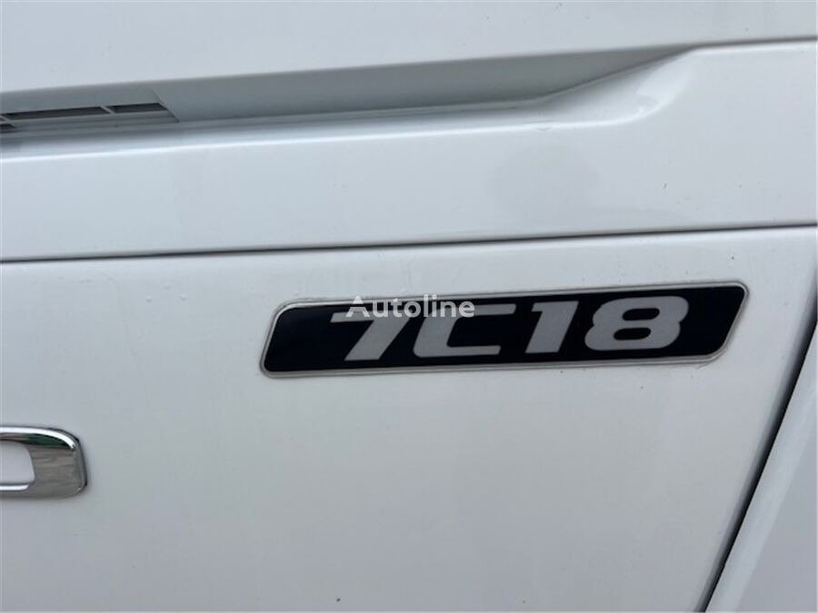 Грузовик с закрытым кузовом Mitsubishi 7C18: фото 20