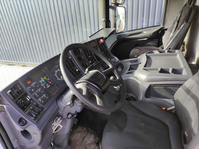 Грузовик-цистерна Scania P94 fuel truck: фото 6