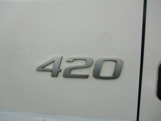 Грузовик с закрытым кузовом Volvo FM  420 Koffer mit Ladebordwand: фото 15