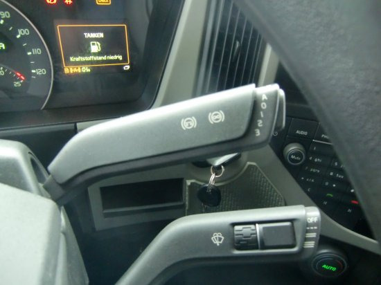Грузовик с закрытым кузовом Volvo FM  420 Koffer mit Ladebordwand: фото 10