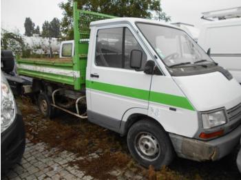 Малотоннажный самосвал Renault Trafic