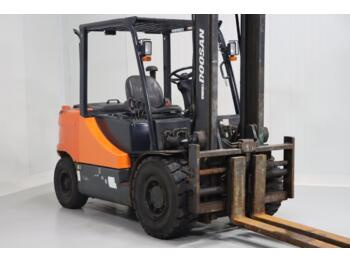 Вилочный погрузчик DOOSAN