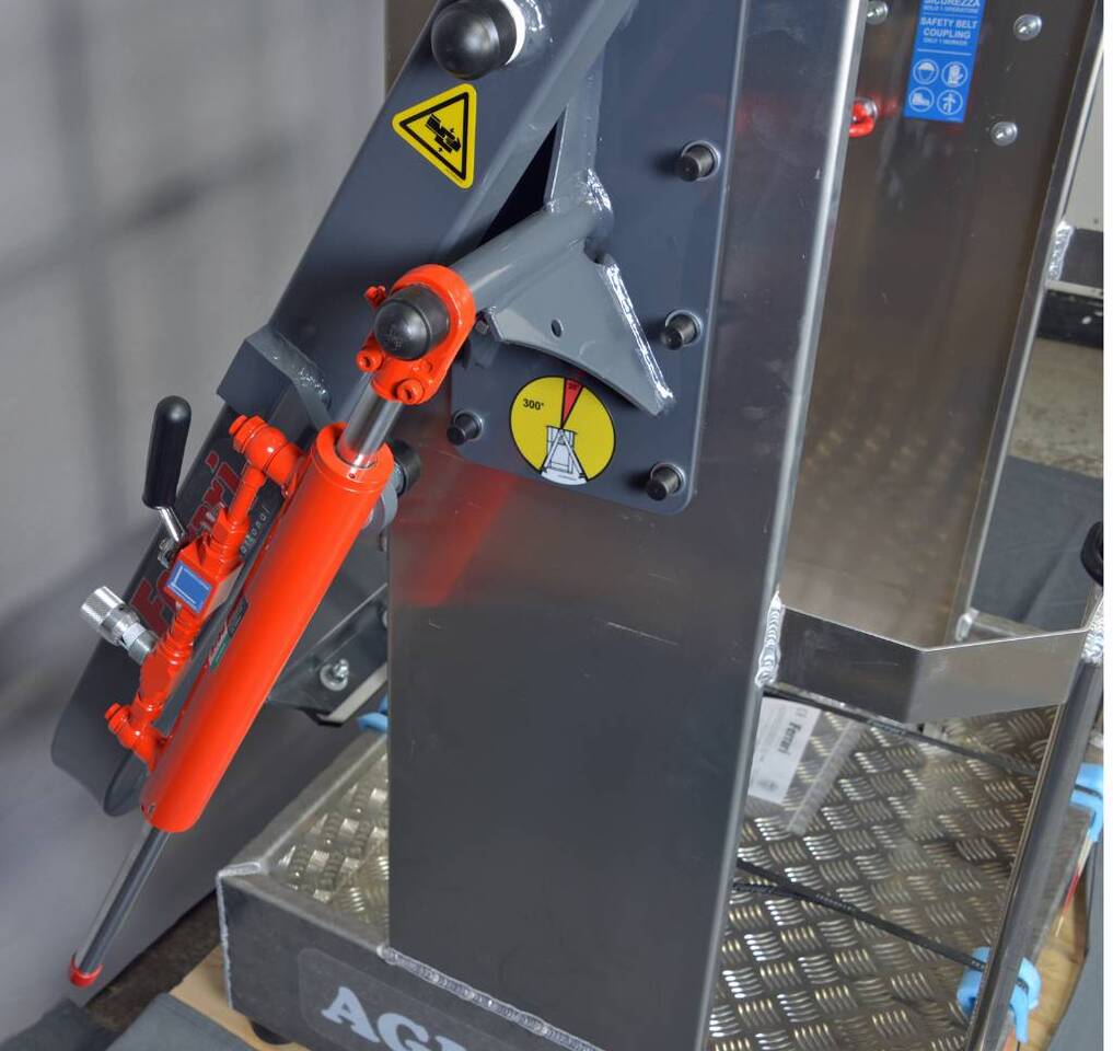 Навесное оборудование для Грузовиков с подъемником Ferrari Ferrari Arbeitskorb AGLY 1 AL Bundle: фото 12