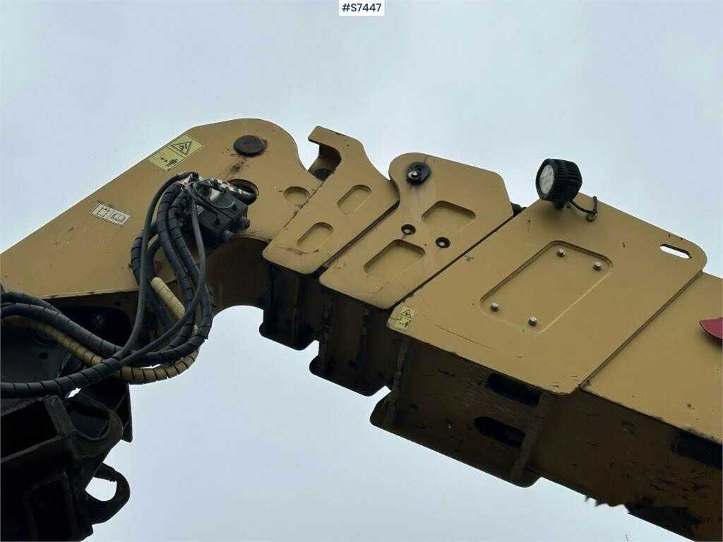 Телескопический погрузчик Caterpillar TH580H Telescopic loader with crane arm: фото 32