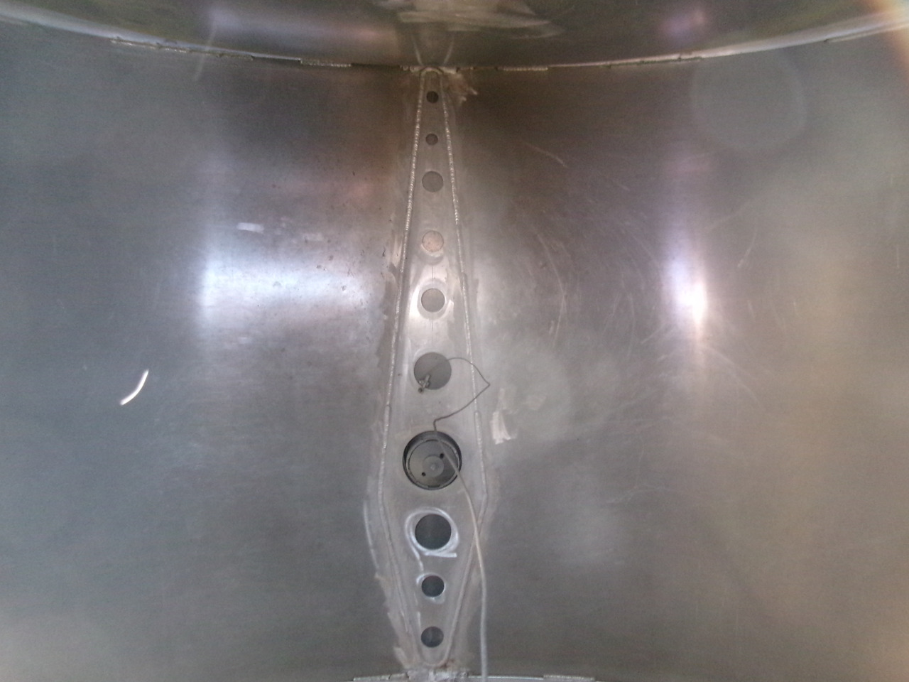Полуприцеп-цистерна для транспортировки топлива Lakeland Fuel tank alu 42.8 m3 / 6 comp + pump: фото 23