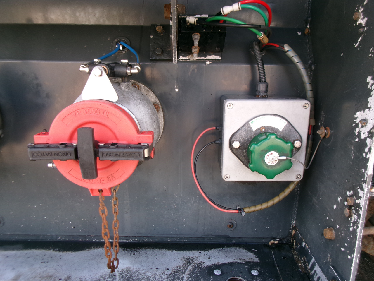 Полуприцеп-цистерна для транспортировки топлива Lakeland Fuel tank alu 42.8 m3 / 6 comp + pump: фото 7