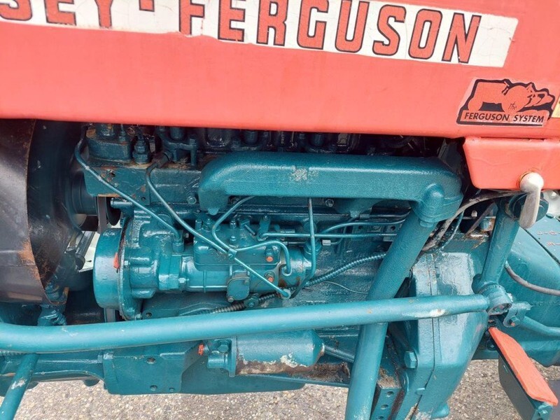 Трактор Massey Ferguson 130: фото 8