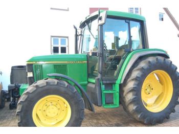 Колёсный трактор JOHN DEERE 6200