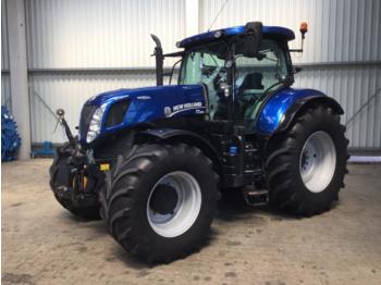 Колёсный трактор New Holland T 7.220