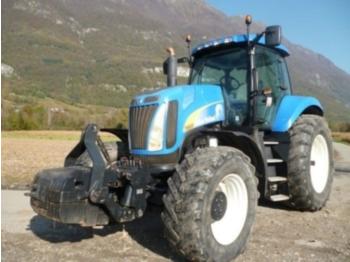 Колёсный трактор New Holland t8020