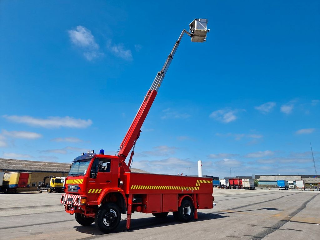 Грузовик с подъемником, Пожарная машина MAN LE280B 4x4 Hebebühne 24 m / Feuerwehr / Skylift: фото 5