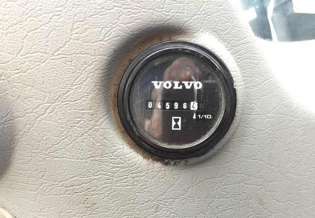 Гусеничный экскаватор Volvo EC 220 DL: фото 16