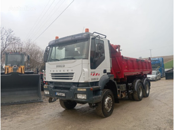 Самосвал IVECO Trakker