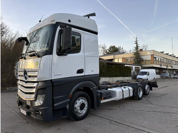 Грузовик-контейнеровоз/ Сменный кузов MERCEDES-BENZ Actros 2542