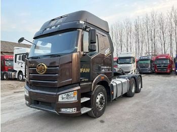 FAW J6P - Тягач