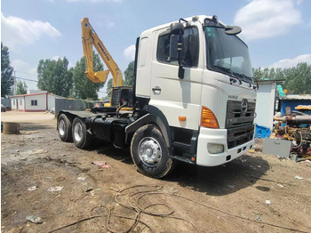 HINO 700 Used Tractor - Тягач