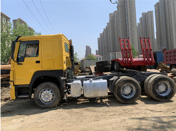 Тягач SINOTRUK Howo tractor unit