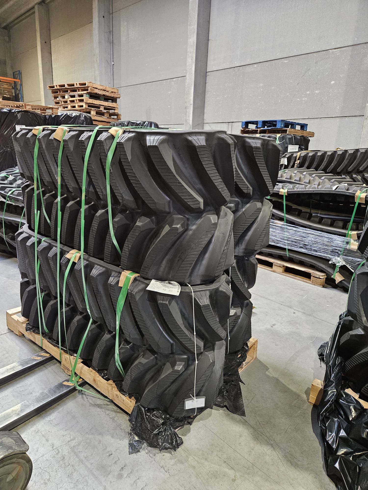 LEACH LEWIS RUBBER TRACKS LIMITED - объявления о продаже undefined: фото 6