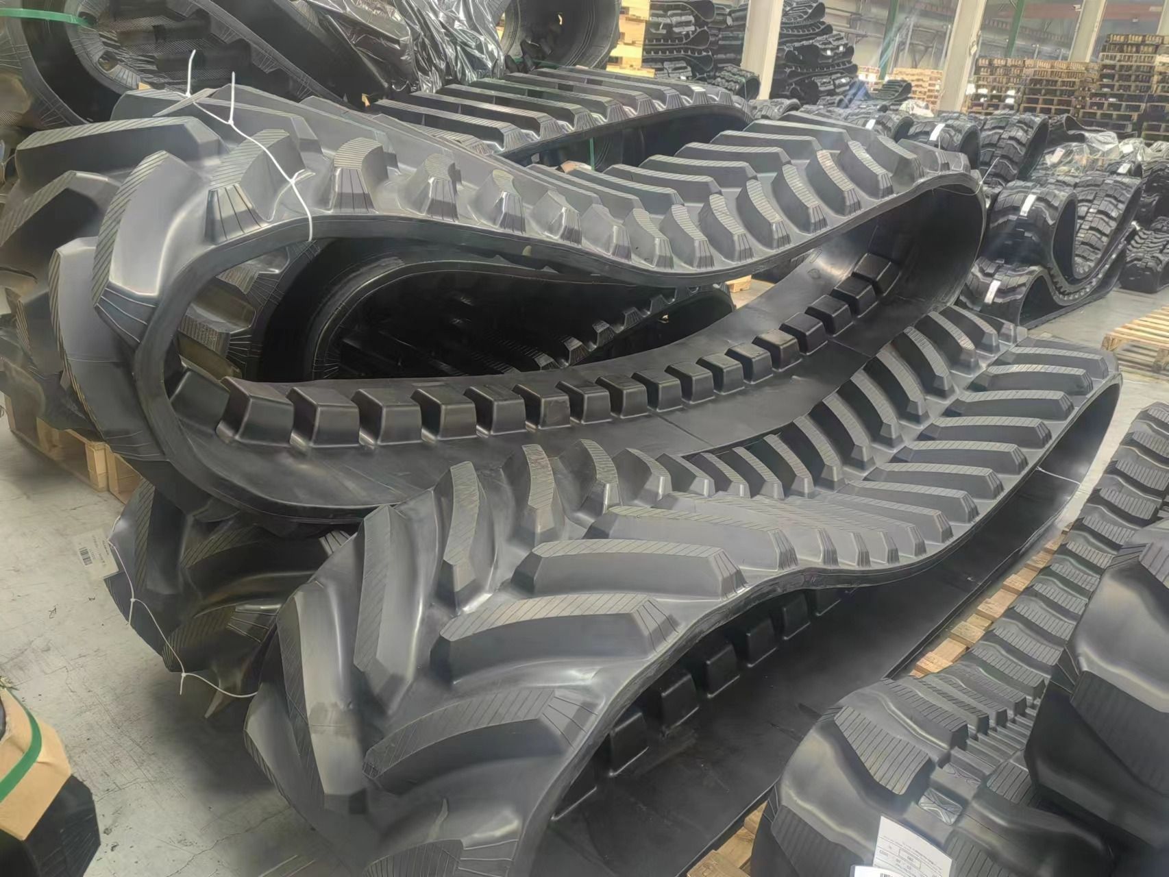 LEACH LEWIS RUBBER TRACKS LIMITED - объявления о продаже undefined: фото 7