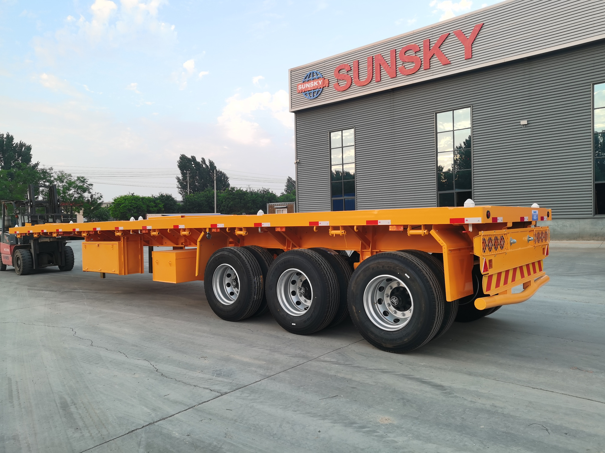 Xiamen Sunsky Vehicle Co.,Ltd - Грузовики SINOTRUK HOWO - Коробка передач: ручная undefined: фото 4
