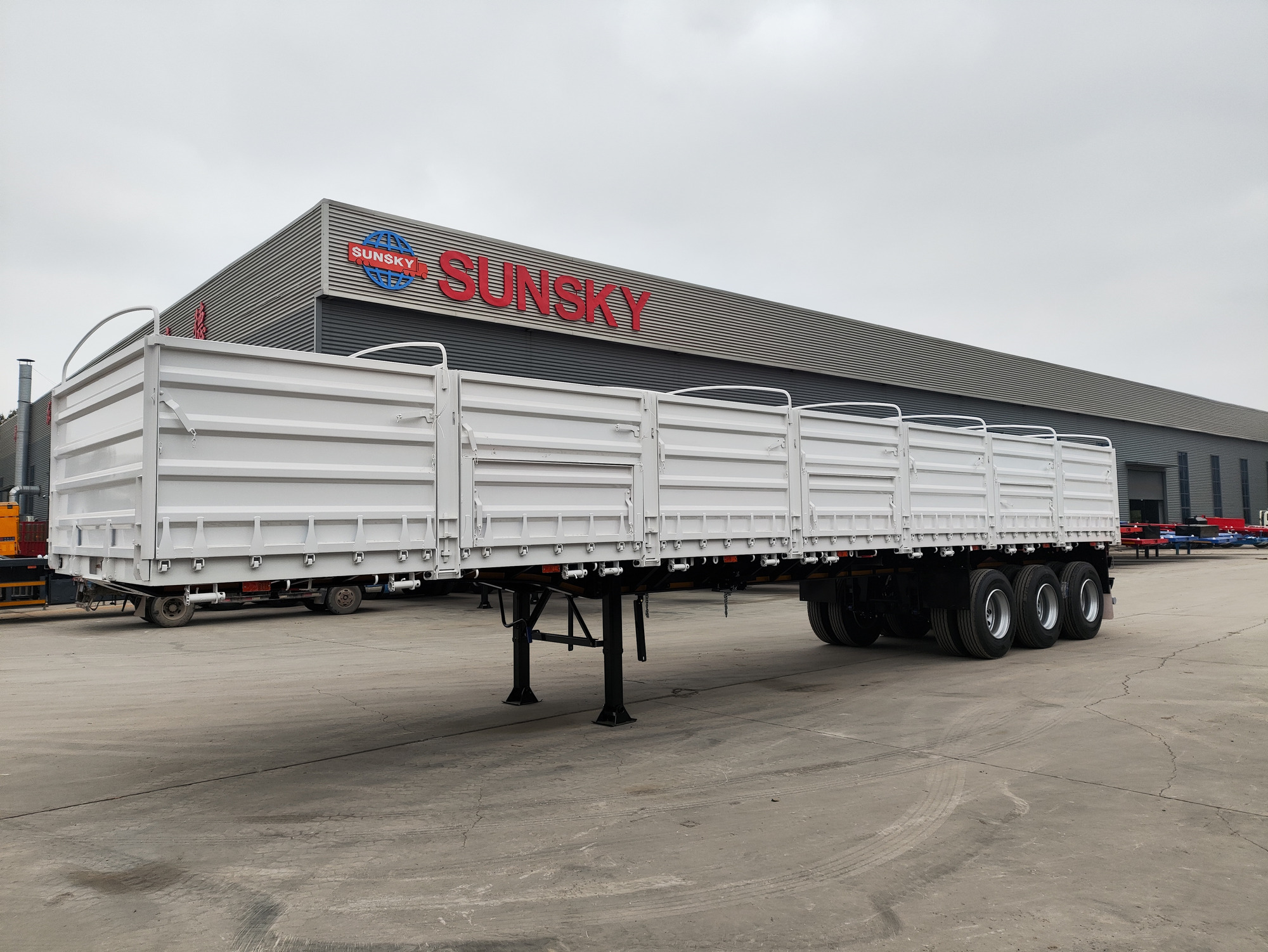 Xiamen Sunsky Vehicle Co.,Ltd - Грузовики SINOTRUK HOWO - Коробка передач: ручная undefined: фото 12