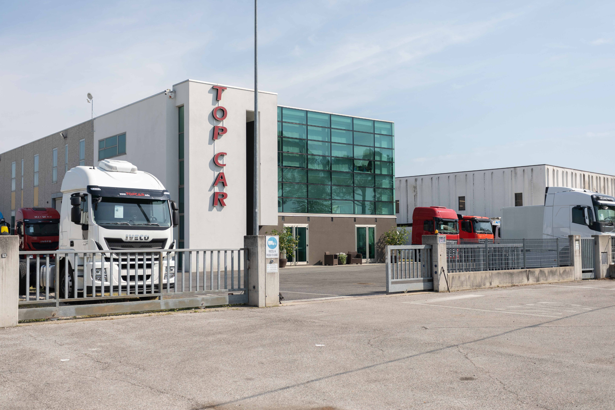 TOP CAR S.R.L. - Тягачи MERCEDES-BENZ Actros undefined: фото 6