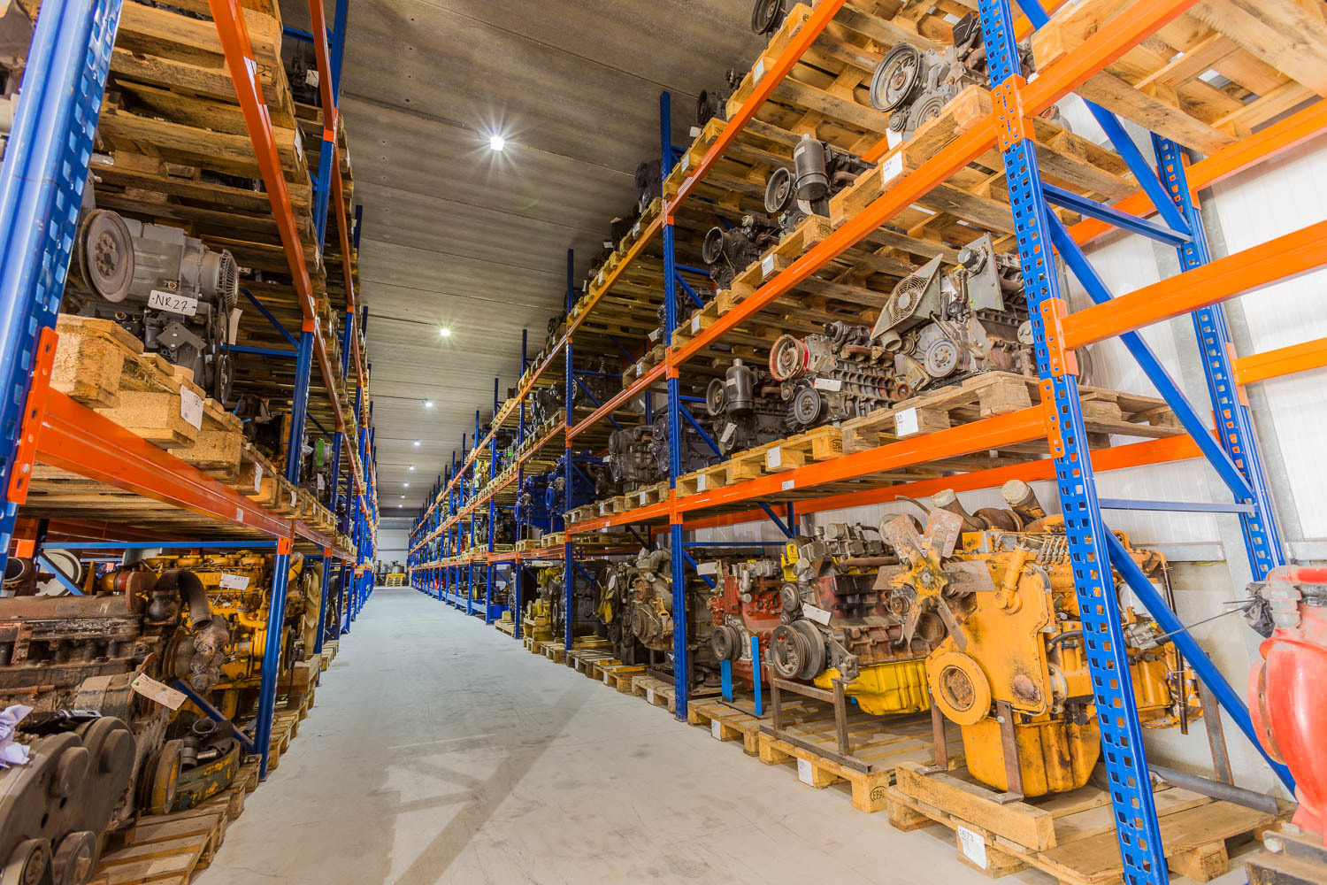 Overbeek Bouwmachines B.V. - Запчасти undefined: фото 2