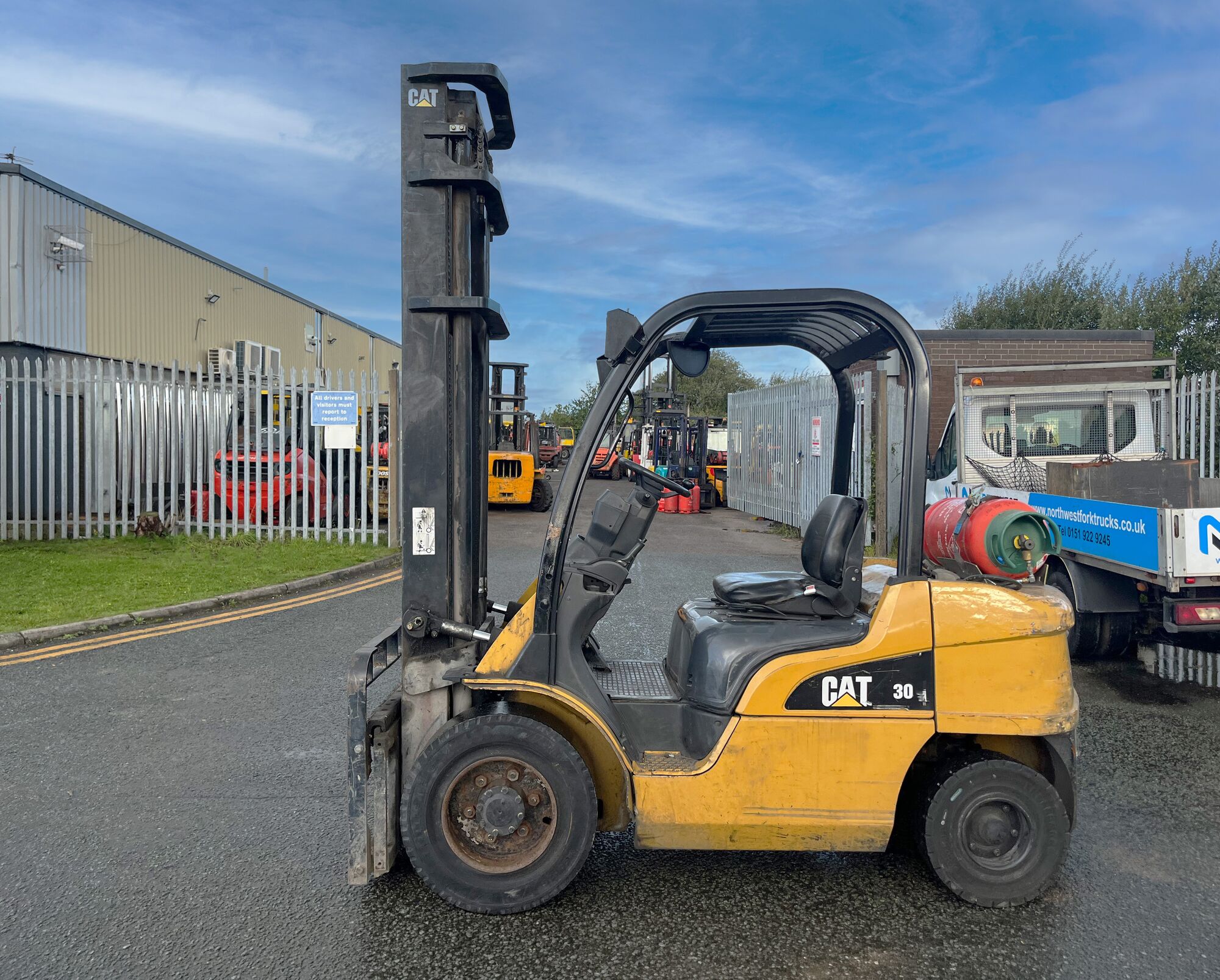 NORTH WEST FORKTRUCKS LTD - объявления о продаже undefined: фото 1