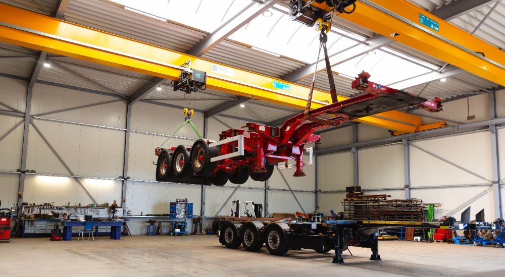 Louis Boon Trucks & Trailers BV - объявления о продаже undefined: фото 2