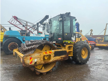 Компактор CATERPILLAR