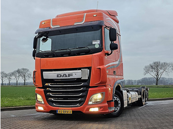 Грузовик-контейнеровоз/ Сменный кузов DAF XF 440