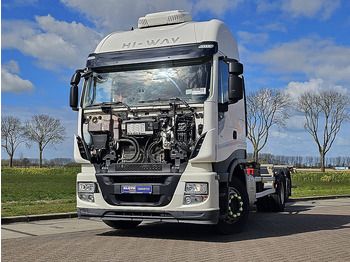 Грузовик-контейнеровоз/ Сменный кузов IVECO Stralis