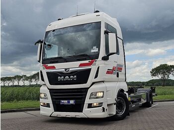 Грузовик-контейнеровоз/ Сменный кузов MAN TGX 18.460