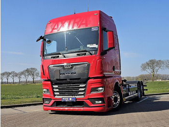 Грузовик-контейнеровоз/ Сменный кузов MAN TGX 26.510