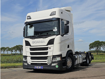 Грузовик-контейнеровоз/ Сменный кузов SCANIA R 450