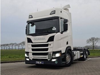 Грузовик-контейнеровоз/ Сменный кузов SCANIA R 450