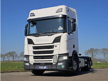 Грузовик-контейнеровоз/ Сменный кузов SCANIA R 450