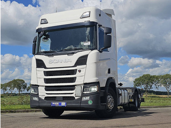 Грузовик-контейнеровоз/ Сменный кузов SCANIA R 450
