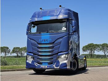 Тягач IVECO S-WAY