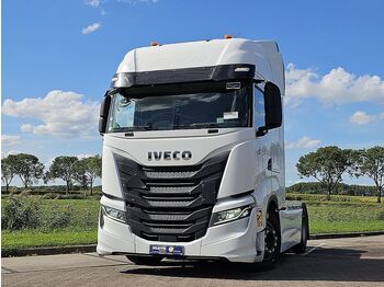 Тягач IVECO S-WAY