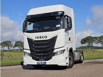 Тягач IVECO S-WAY