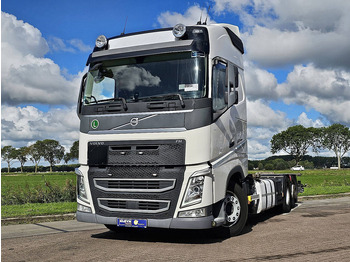Грузовик-контейнеровоз/ Сменный кузов VOLVO FH 460