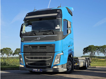 Грузовик-контейнеровоз/ Сменный кузов VOLVO FH 460