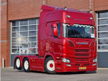 Тягач SCANIA R 530 V8