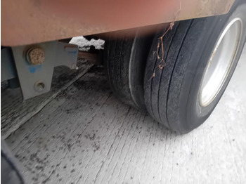 Низкорамный полуприцеп Castera: фото 4 Низкорамный полуприцеп Castera: фото 4