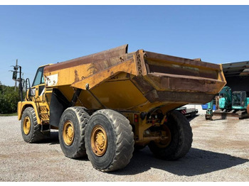 Сочленённый самосвал CATERPILLAR 730